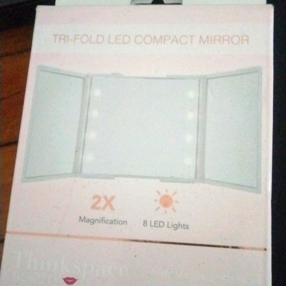 Think space beauty trifold LED compact mirror